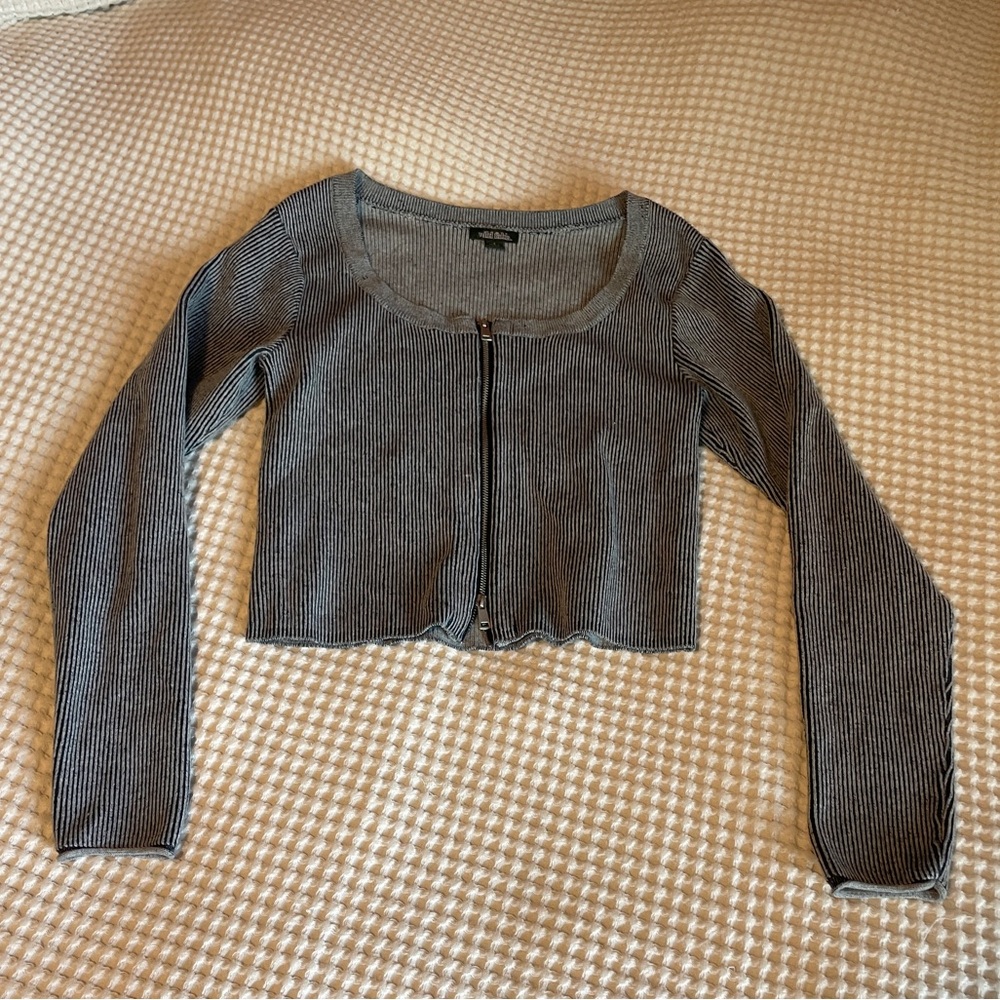 Long sleeve blue crop top